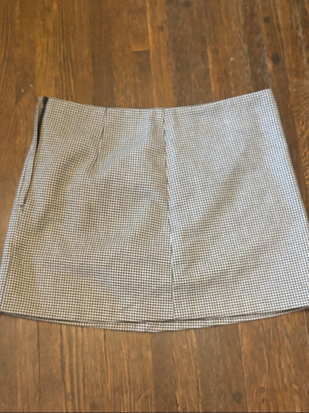 H&M Black and White Houndstooth Mini Skirt